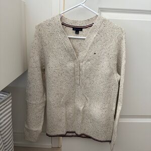 Tommy Hilfiger Women's Speckled Cream V-Neck Button Sweater